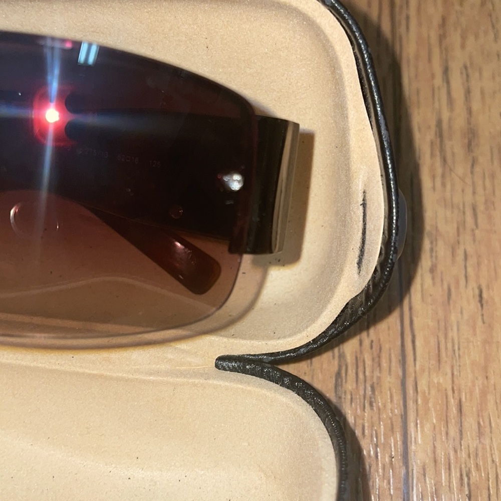 Chanel - Picture 7 of 10